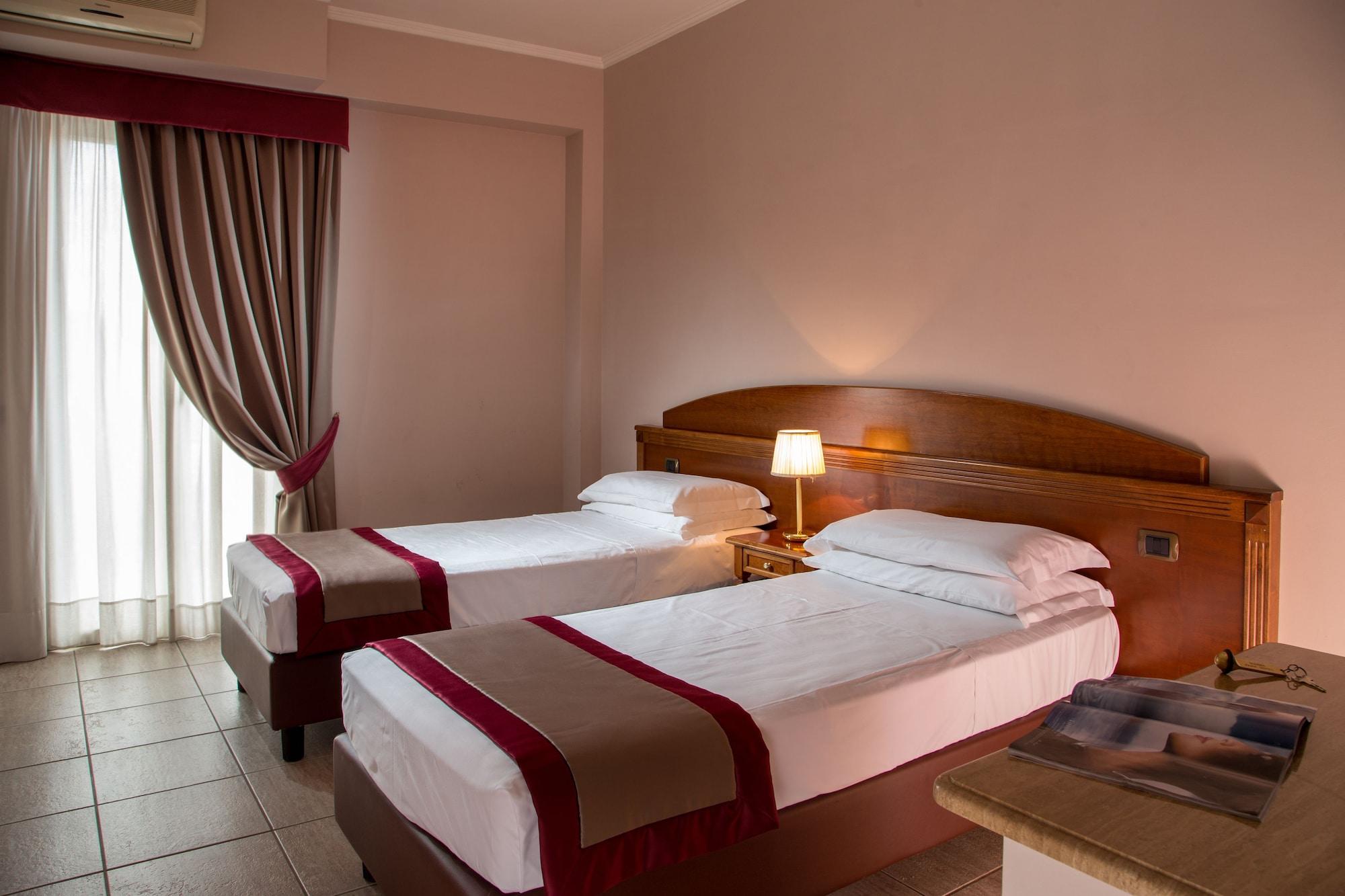 Marini Park Hotel カステル・ディ・レバ エクステリア 写真