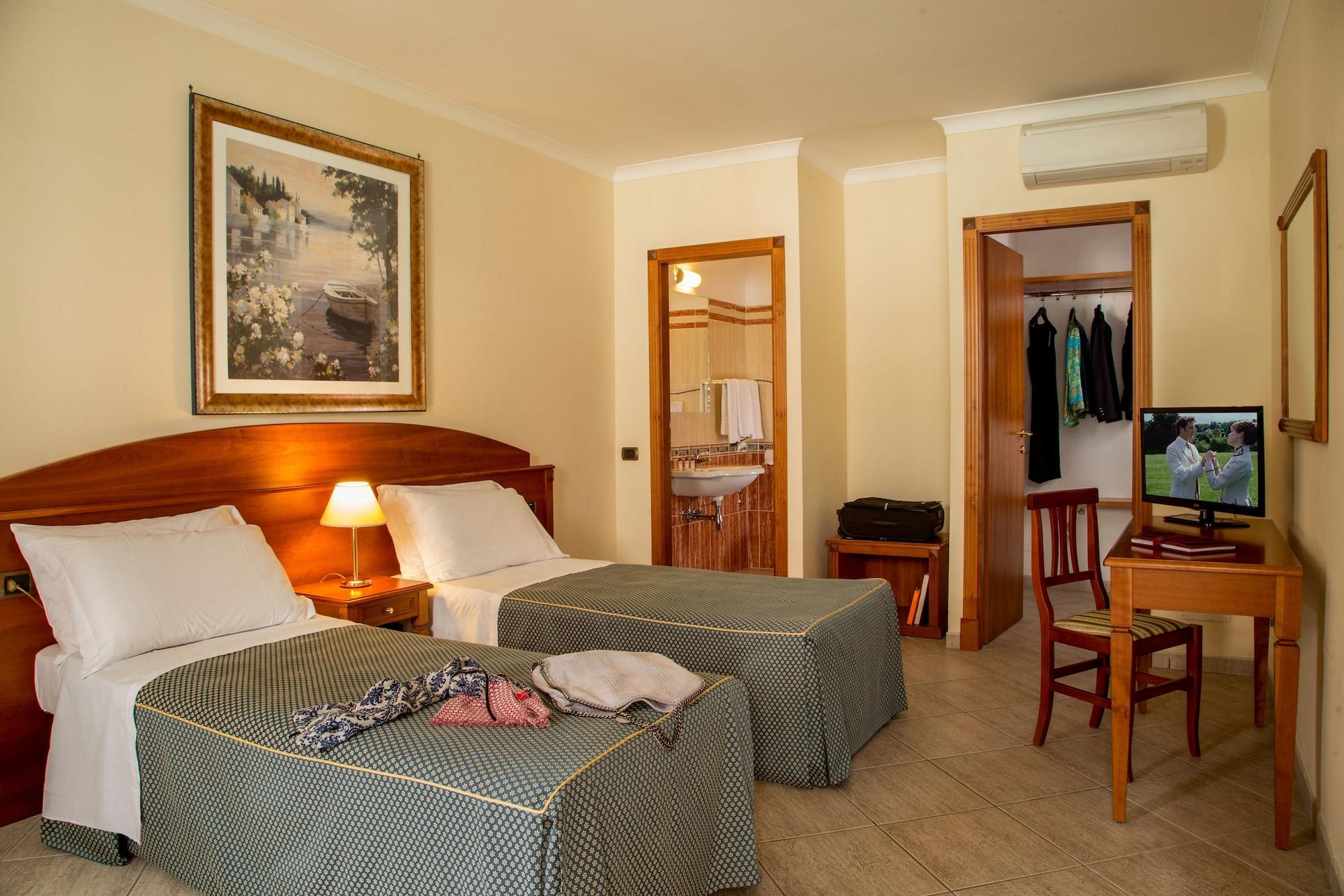 Marini Park Hotel カステル・ディ・レバ エクステリア 写真