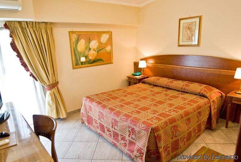 Marini Park Hotel カステル・ディ・レバ エクステリア 写真