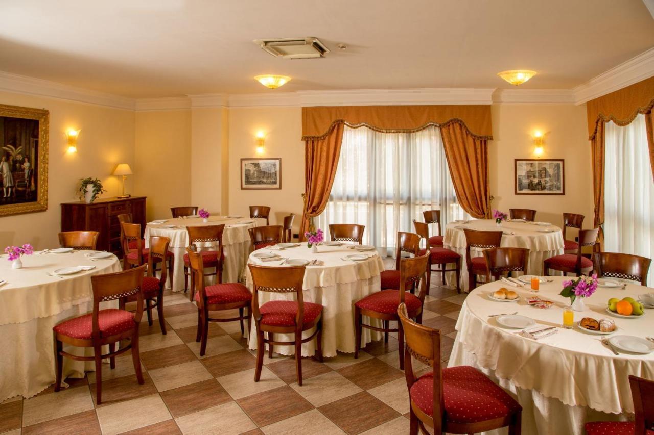 Marini Park Hotel カステル・ディ・レバ エクステリア 写真