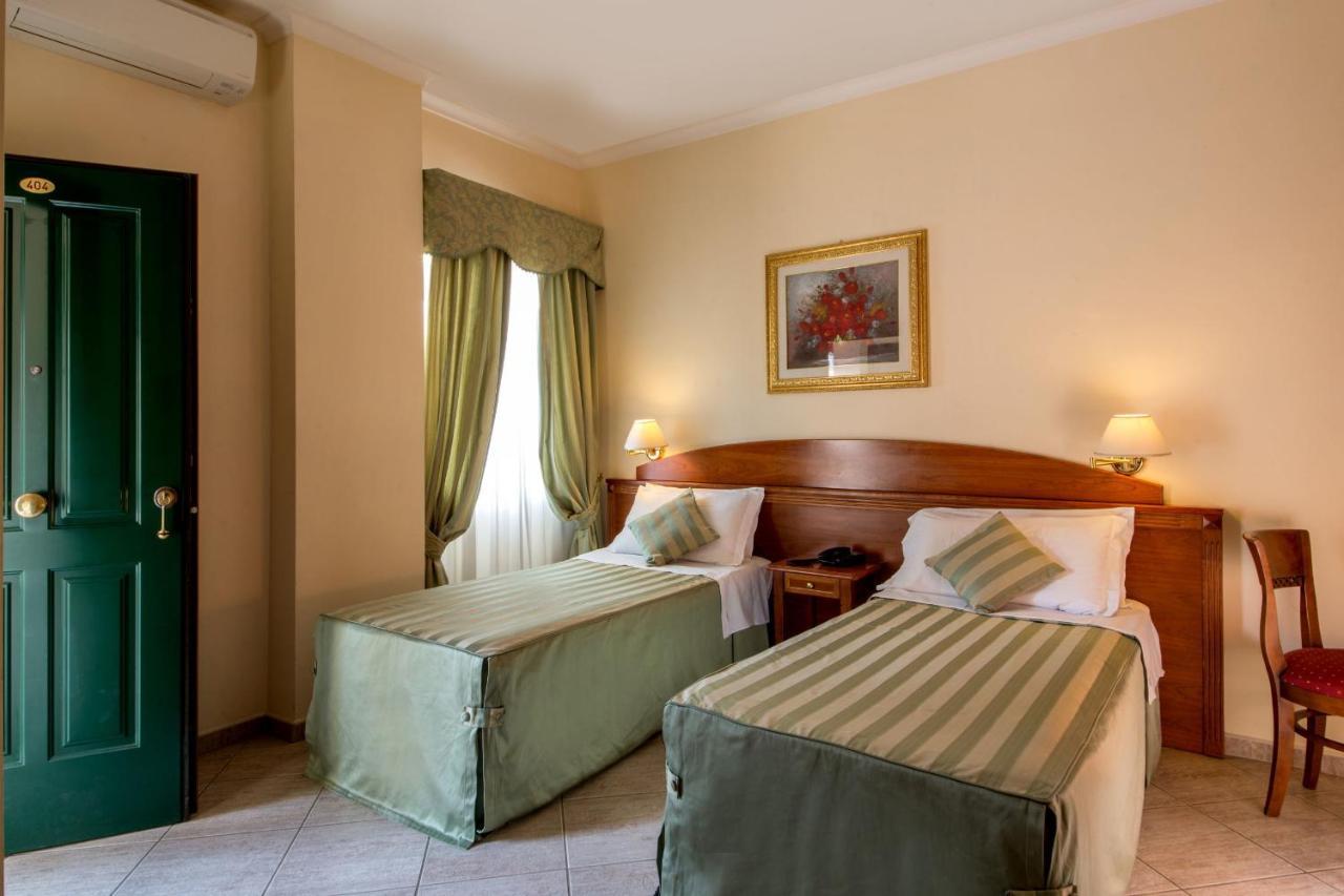 Marini Park Hotel カステル・ディ・レバ エクステリア 写真