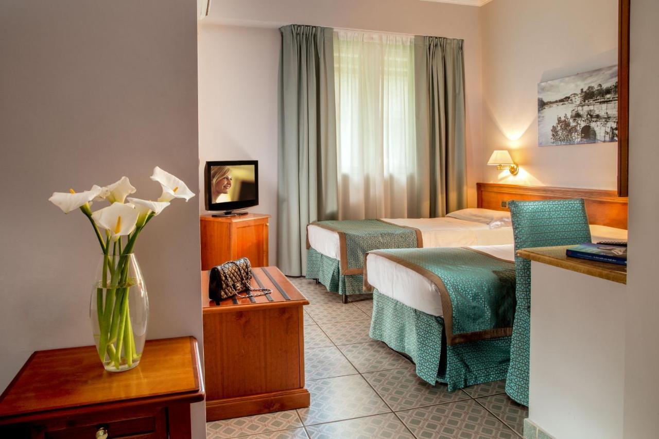 Marini Park Hotel カステル・ディ・レバ エクステリア 写真