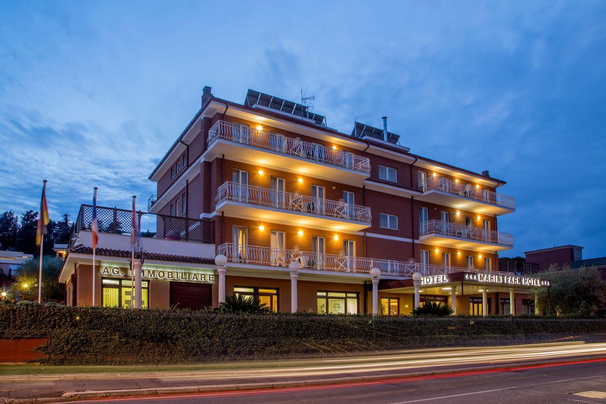 Marini Park Hotel カステル・ディ・レバ エクステリア 写真