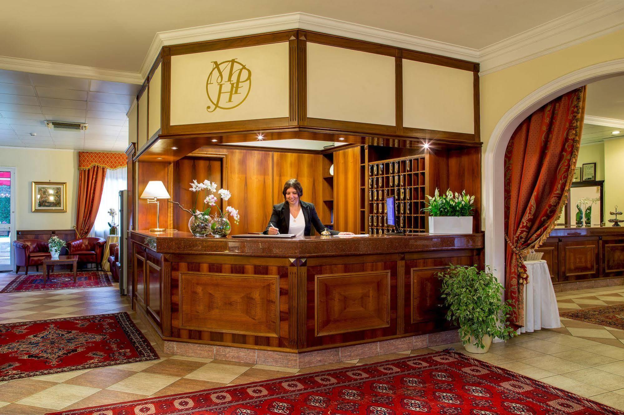 Marini Park Hotel カステル・ディ・レバ エクステリア 写真