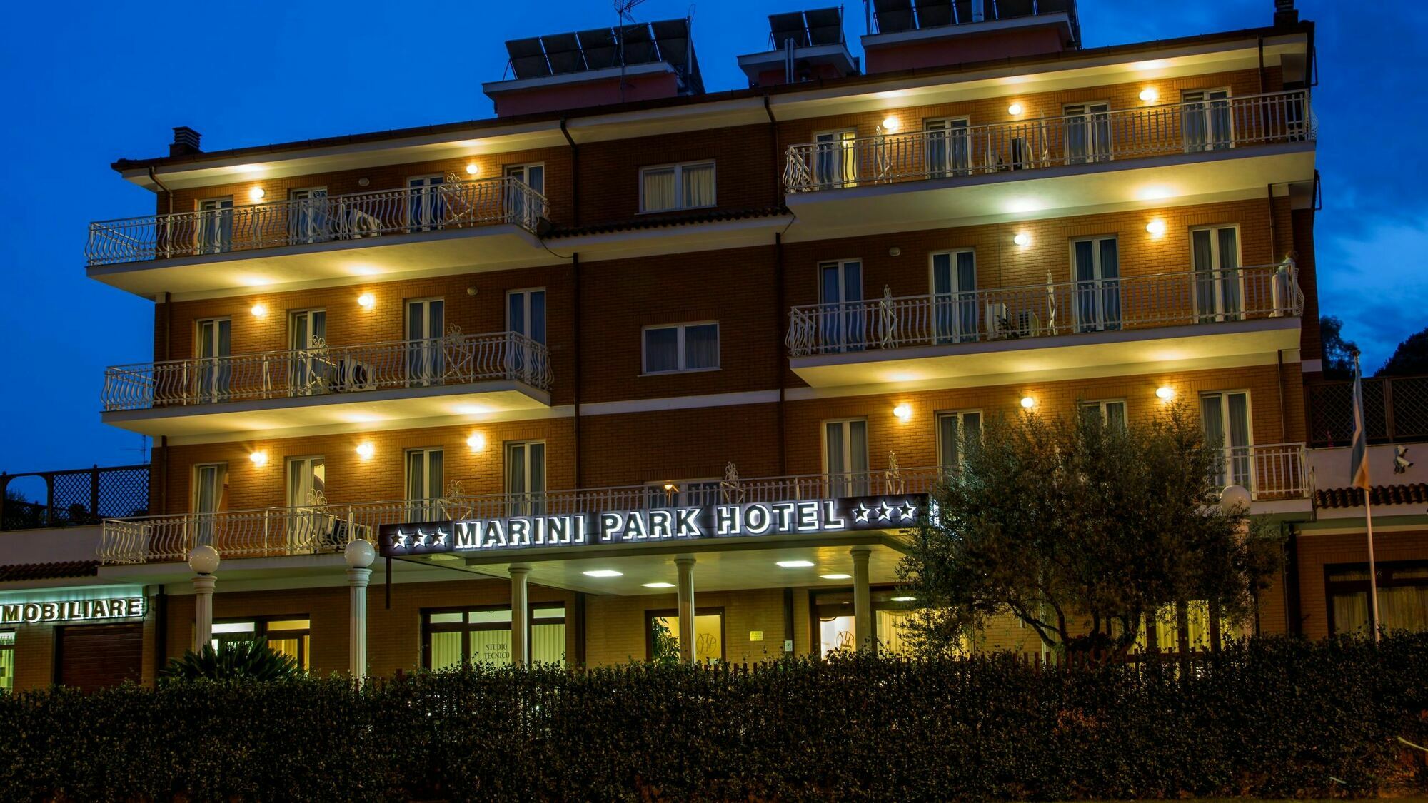 Marini Park Hotel カステル・ディ・レバ エクステリア 写真